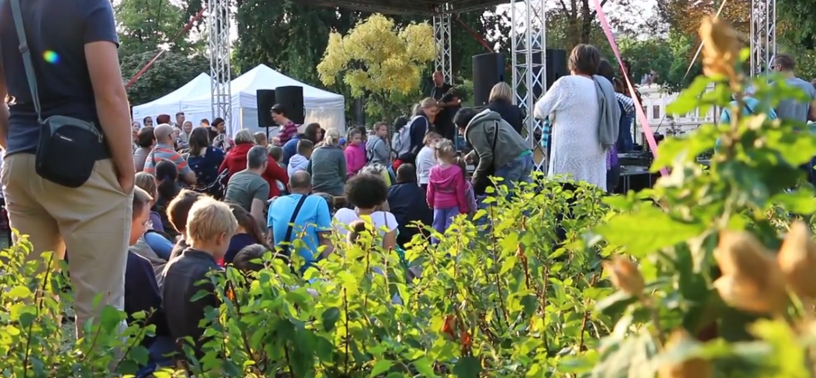 Családi mosolyszüret volt a II. János Pál pápa téren