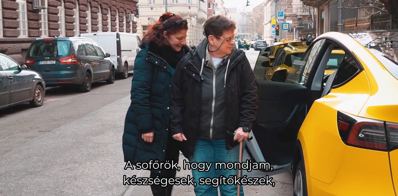 Taxikártyával támogatja Erzsébetváros a segítségre szoruló lakosait