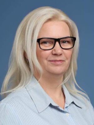 Alavári Zsuzsa