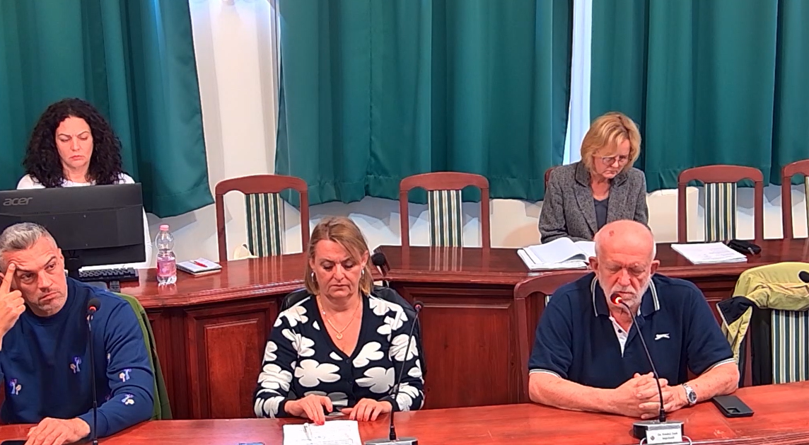 Balatonföldvár Város Önkormányzatának rendkívüli képviselő-testületi ülése 2025.10.22.