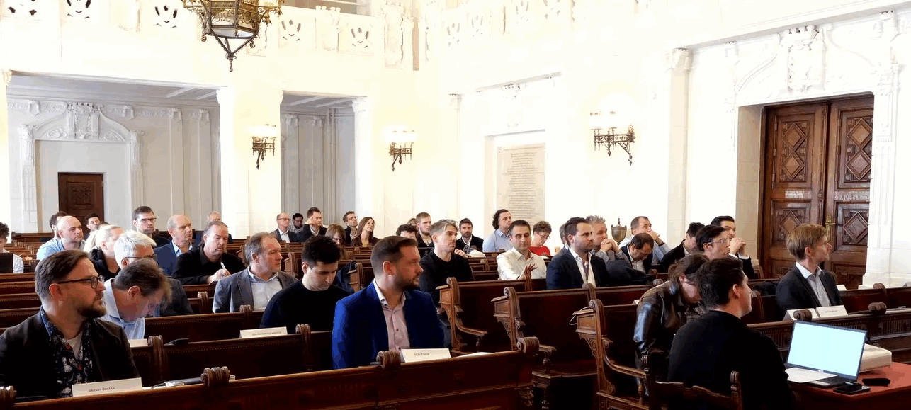 Fővárosi Közgyűlés Klímavédelmi, Közlekedési és Városfejlesztési Bizottságának kihelyezett ülése – Az ülés kihelyezett helyszínen zajlott, ezért sajnos nem tudtuk a MikroKam rendszerrel élőben közvetíteni. Emiatt az ülés anyaga nem lesz kereshető hozzászólások alapján, valamint a bizottsági tagok ciklust összesítő listáiban sem szerepelnek majd az ülésen elhangzottak. 2025.11.10.