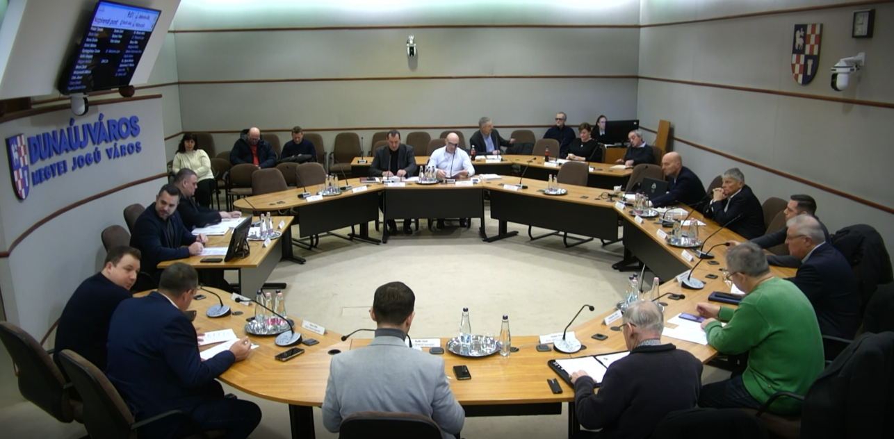 Dunaújváros Megyei Jogú Város Önkormányzata Rendkívüli Közgyűlése 2025.12.04.