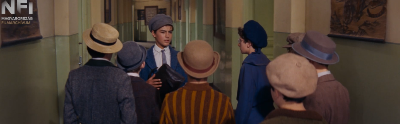 Molnár Ferenc 148 éve született. A „grund” azóta sokszor változott, de a közösség ereje és a nyílt döntéshozatal értéke nem.